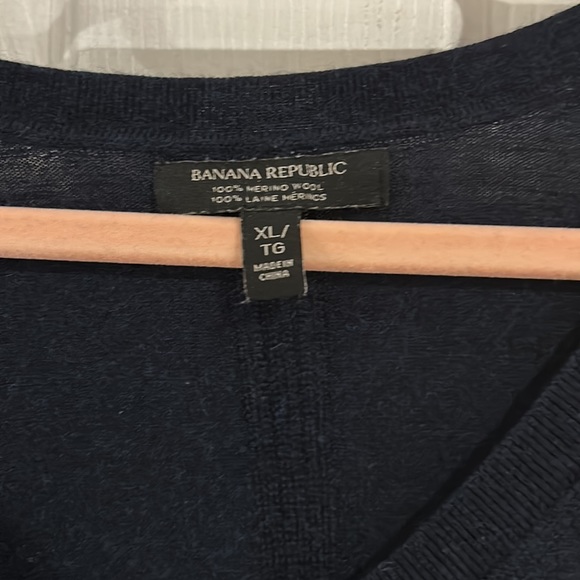 Banana Republic xl sweater - Picture 2 of 3
